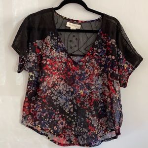 Flowy black vneck top